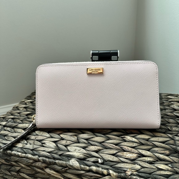 Kate Spade pink wallet - Picture 1 of 6